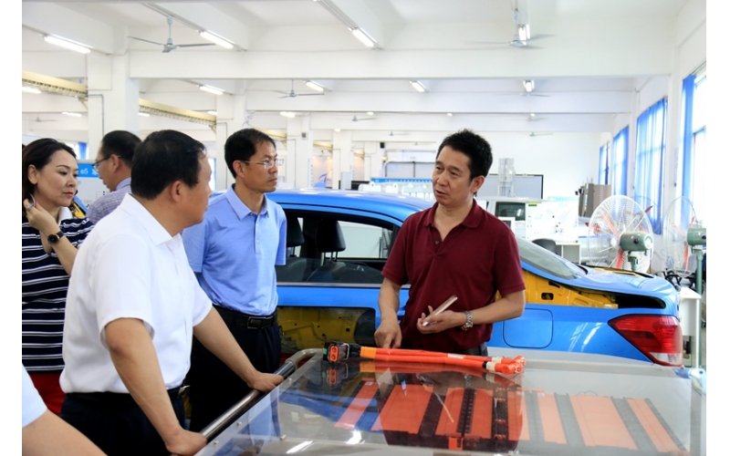 烏蘭察布副市長(cháng)于海宇一行考察我司風(fēng)向標，對接ppp模式／校企合作